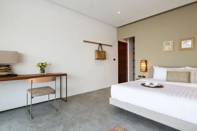 Six Bedrooms Villa