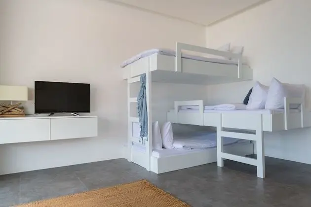 Six Bedrooms Villa