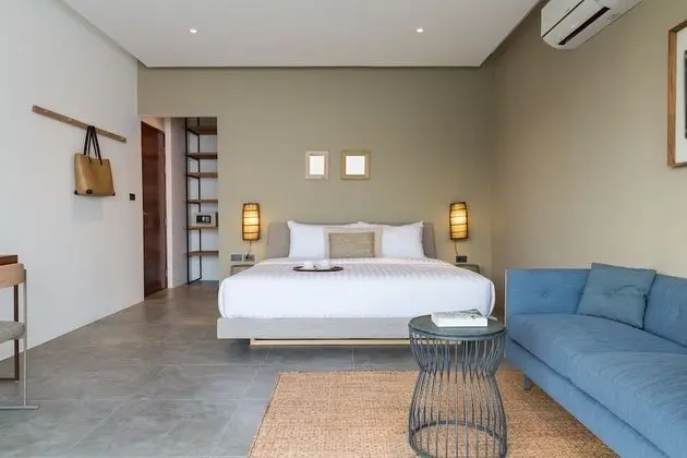 Six Bedrooms Villa