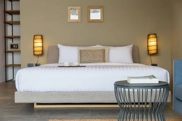 Six Bedrooms Villa
