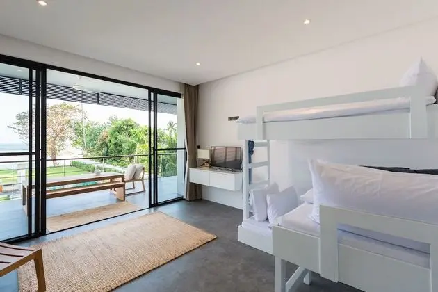 Six Bedrooms Villa