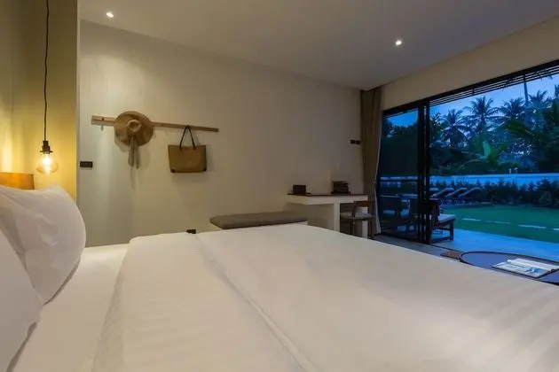 Six Bedrooms Villa