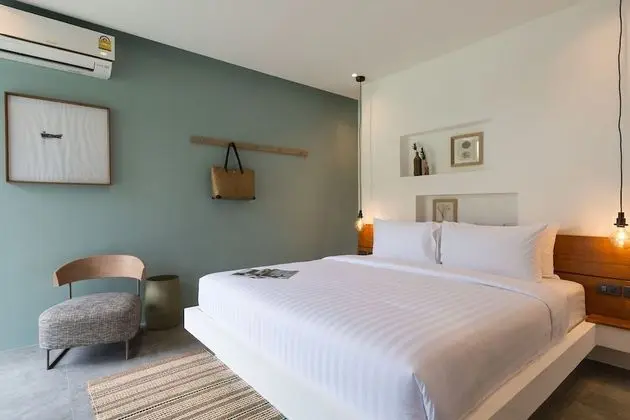Six Bedrooms Villa