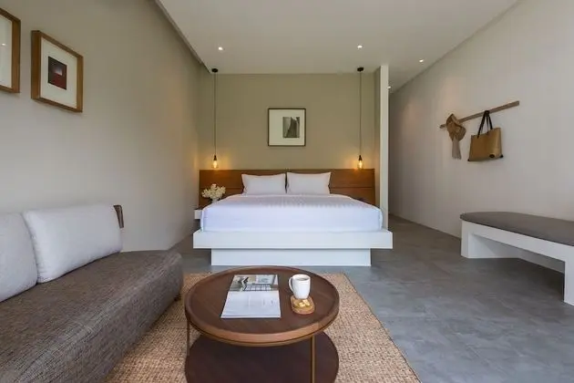 Six Bedrooms Villa