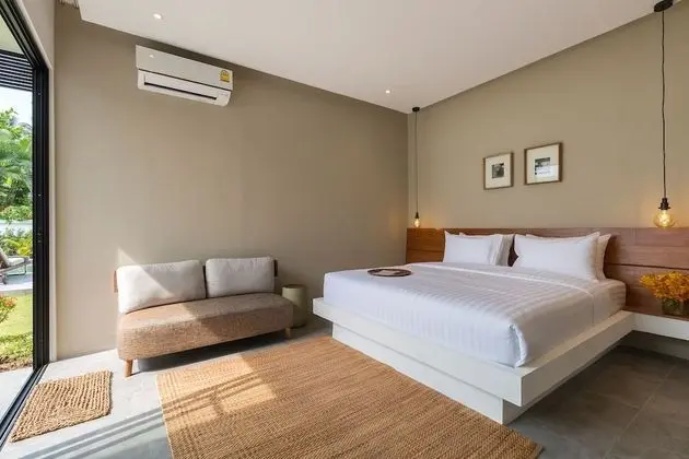 Six Bedrooms Villa
