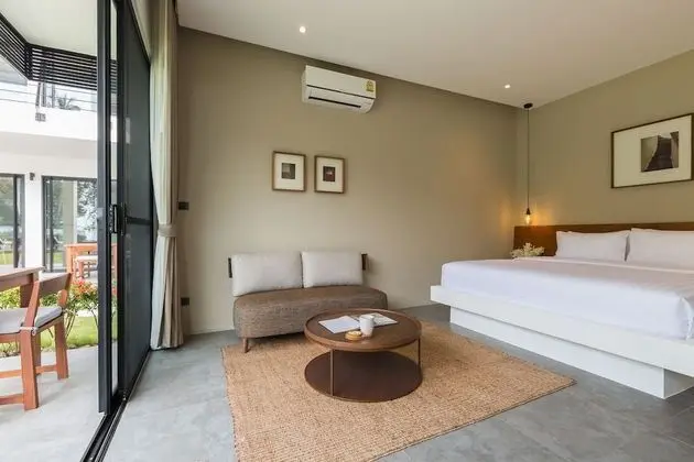 Six Bedrooms Villa