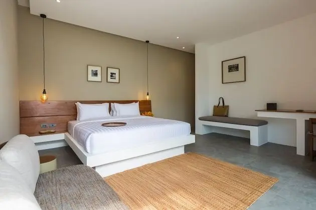 Six Bedrooms Villa