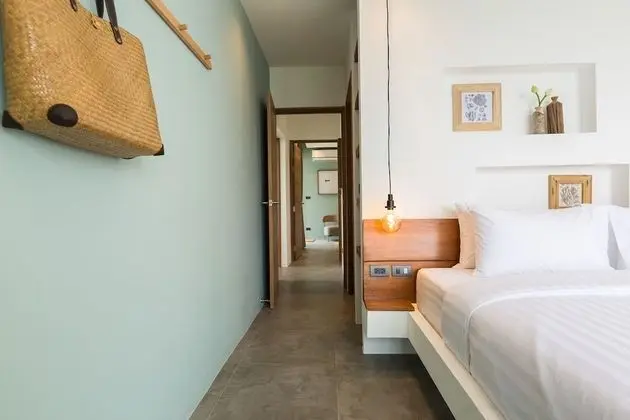 Six Bedrooms Villa
