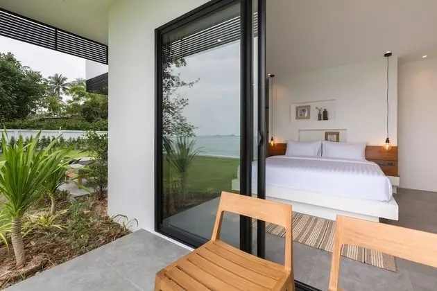 Six Bedrooms Villa