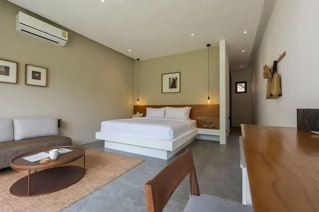 Six Bedrooms Villa