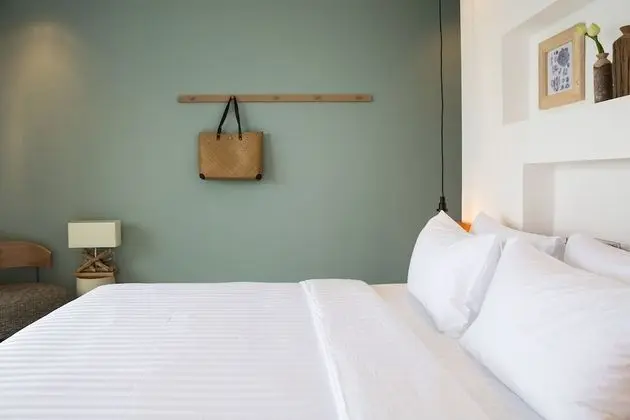 Six Bedrooms Villa