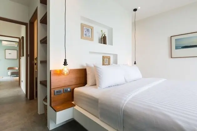 Six Bedrooms Villa