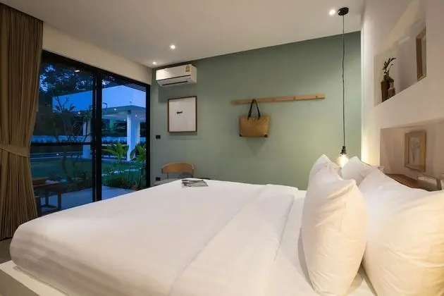 Six Bedrooms Villa