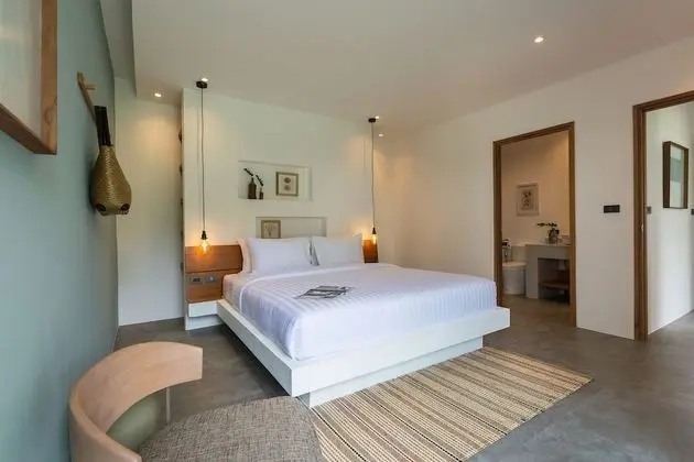 Six Bedrooms Villa