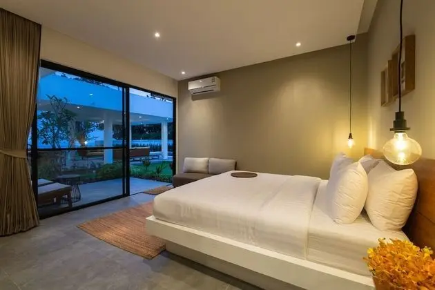 Six Bedrooms Villa