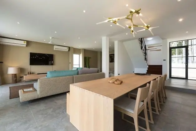 Six Bedrooms Villa