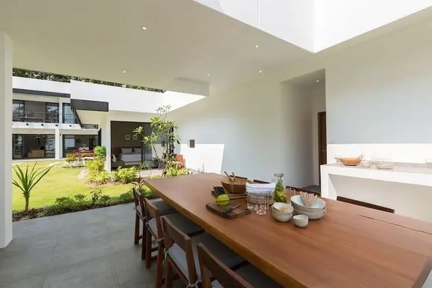 Six Bedrooms Villa