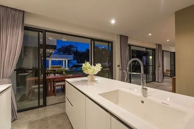 Six Bedrooms Villa