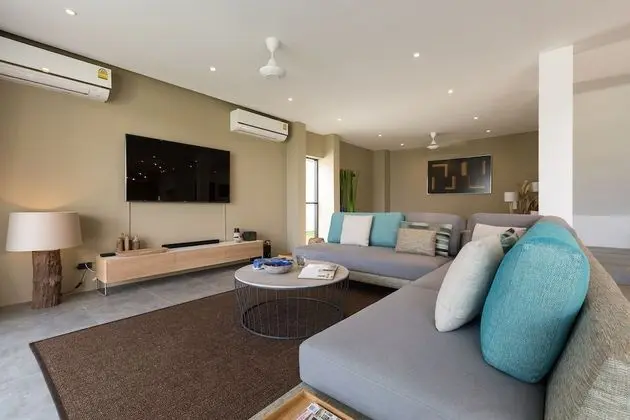 Six Bedrooms Villa