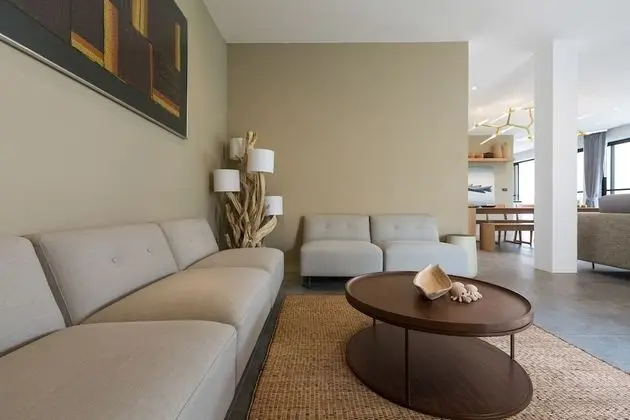 Six Bedrooms Villa