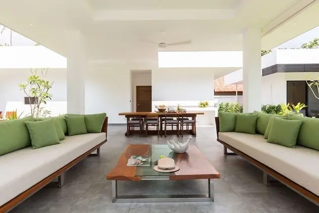 Six Bedrooms Villa