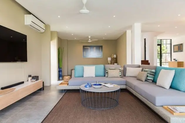 Six Bedrooms Villa