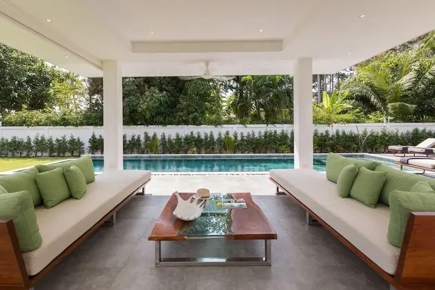 Six Bedrooms Villa