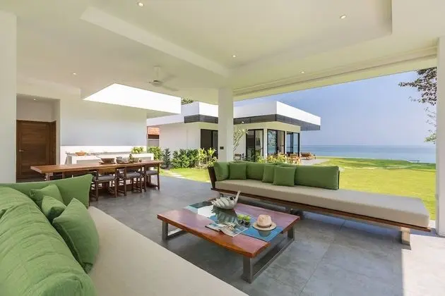 Six Bedrooms Villa