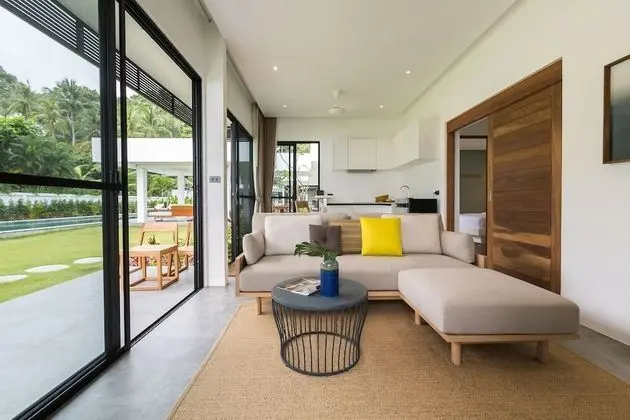 Six Bedrooms Villa