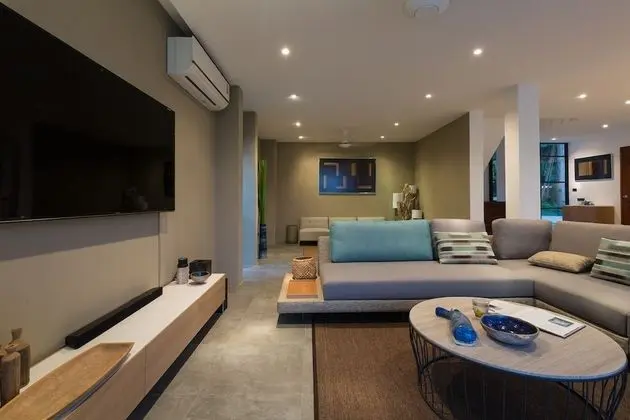 Six Bedrooms Villa