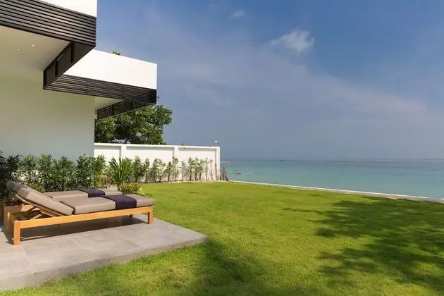 Six Bedrooms Villa