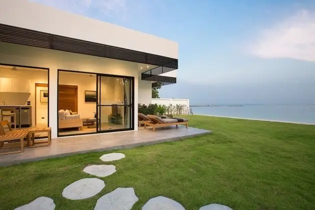 Six Bedrooms Villa