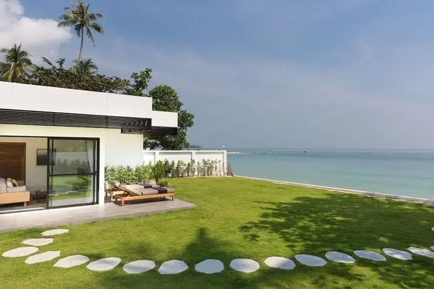 Six Bedrooms Villa
