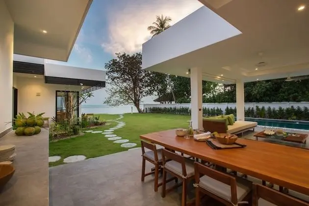 Six Bedrooms Villa