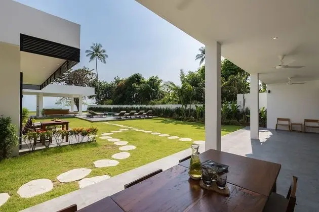 Six Bedrooms Villa