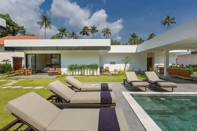 Six Bedrooms Villa