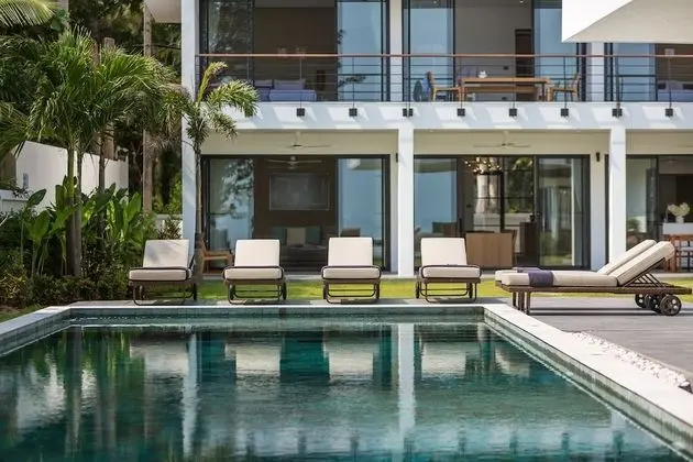 Six Bedrooms Villa
