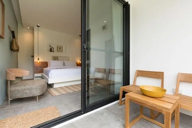 Six Bedrooms Villa