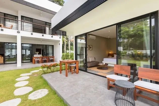 Six Bedrooms Villa