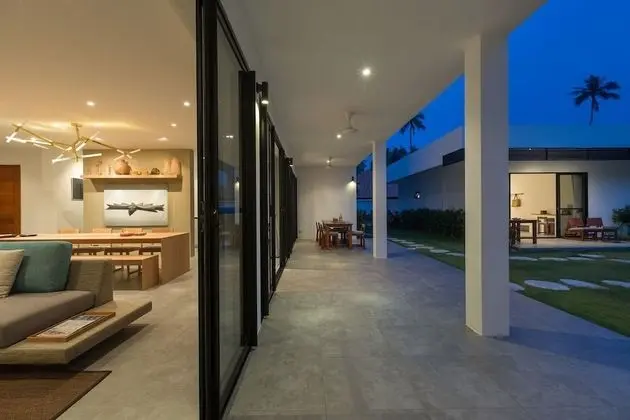 Six Bedrooms Villa