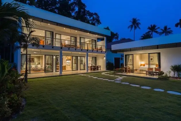 Six Bedrooms Villa