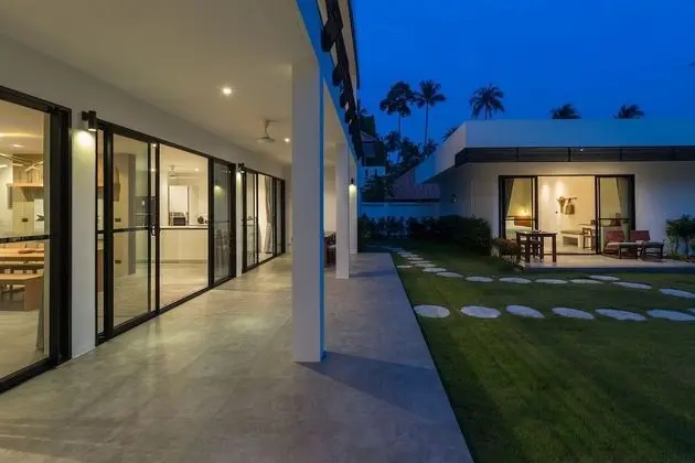 Six Bedrooms Villa