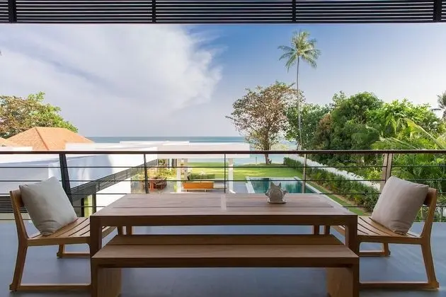 Six Bedrooms Villa