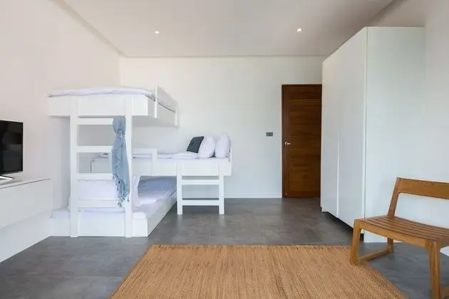 Six Bedrooms Villa