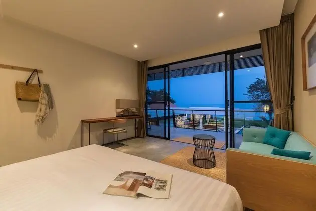 Six Bedrooms Villa