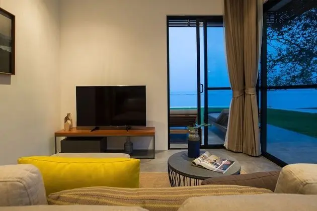 Six Bedrooms Villa