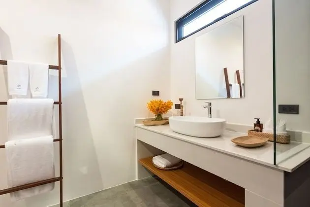Six Bedrooms Villa