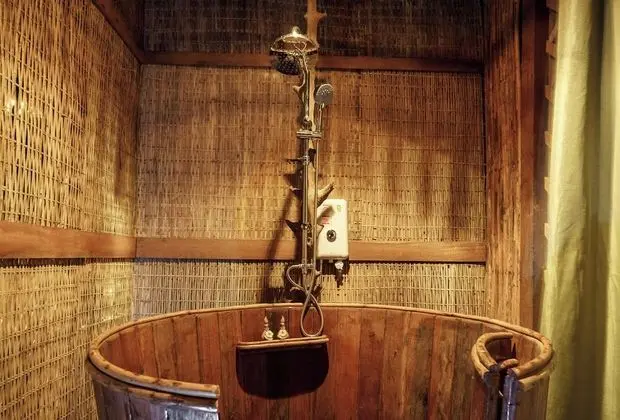 Traditional İki Ayrı Yataklı Oda