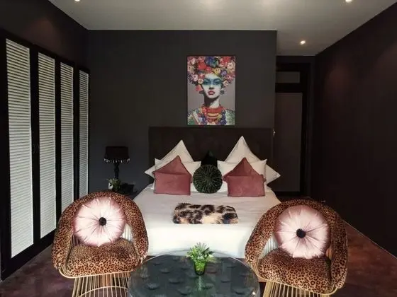 Deluxe Tek Büyük Yataklı Oda