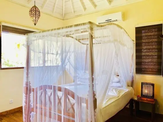 Büyük Yataklı Tek Kişilik Oda